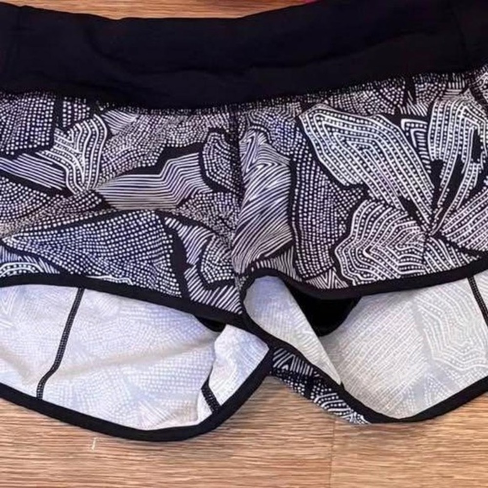 Lululemon- Speedups- black/white design‎ - size 4